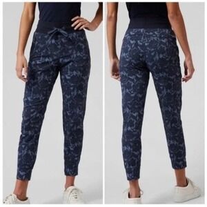 Athleta Women's Trekkie North Jogger Size 4 Ethereal Bloom Cottage Blue Gorpcore